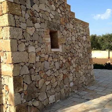 Trullallero Del Salento Racale